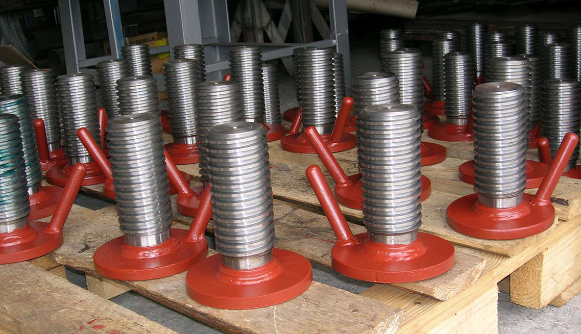 Container spacers